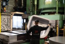 フェニックス3Dメタル社:高度なシミュレーションでラバーパッド成形プロセスを3倍効率化